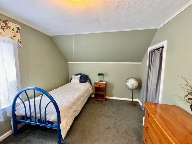 4 Central Ave, Northbridge, MA 01534