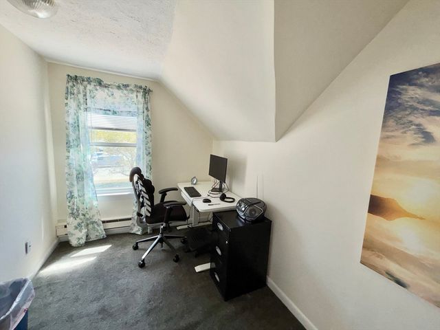 4 Central Ave, Northbridge, MA 01534