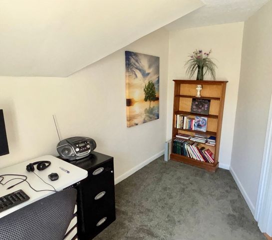 4 Central Ave, Northbridge, MA 01534