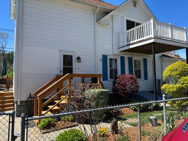 4 Central Ave, Northbridge, MA 01534