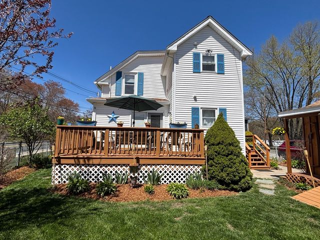 4 Central Ave, Northbridge, MA 01534