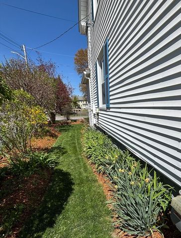 4 Central Ave, Northbridge, MA 01534