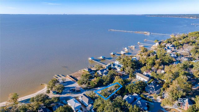 369 Mobile Street, Fairhope, AL 36532