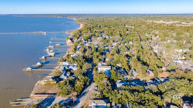 369 Mobile Street, Fairhope, AL 36532