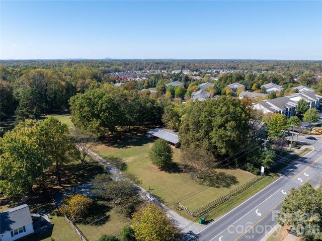 9009 Reames Road, Charlotte, NC 28216