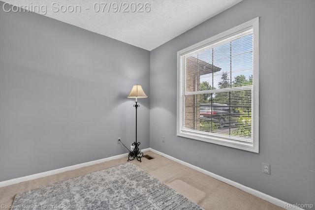 9016 Hyacinth Way, Green Oak Township, MI 48116