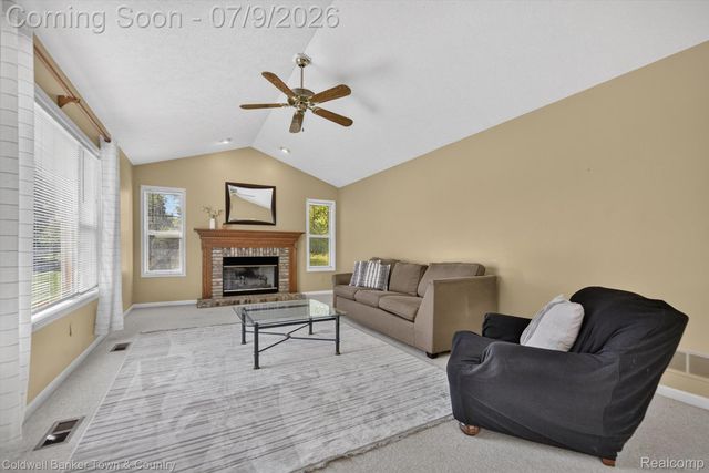 9016 Hyacinth Way, Green Oak Township, MI 48116