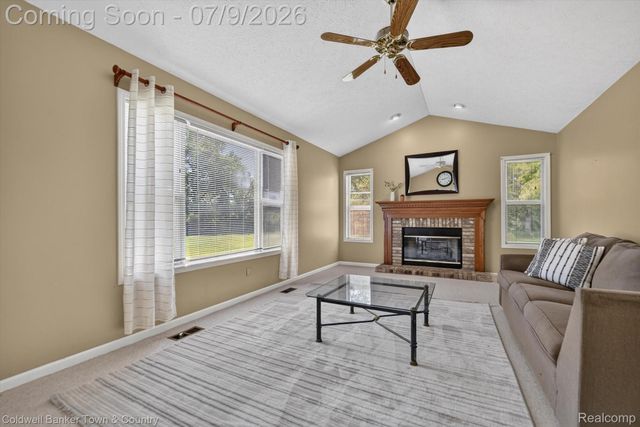 9016 Hyacinth Way, Green Oak Township, MI 48116