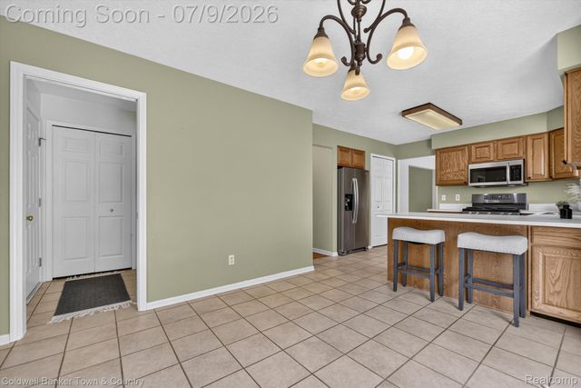 9016 Hyacinth Way, Green Oak Township, MI 48116