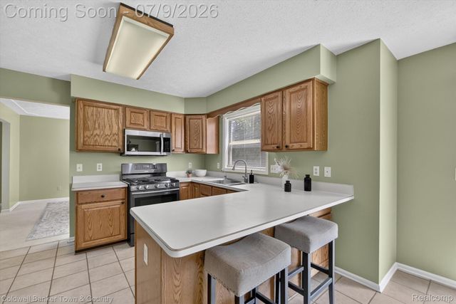 9016 Hyacinth Way, Green Oak Township, MI 48116
