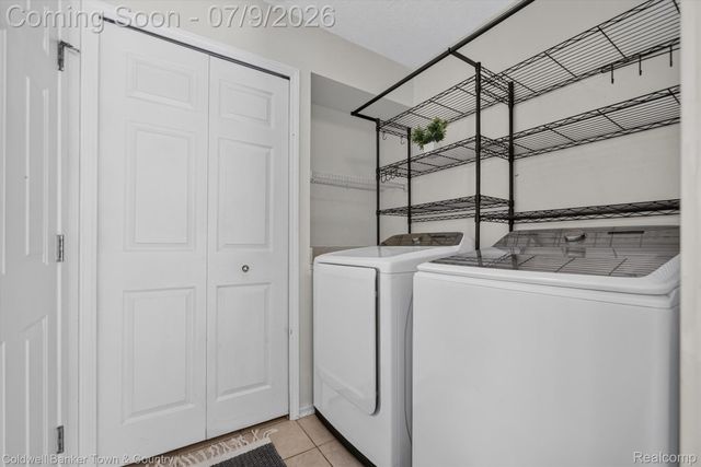 9016 Hyacinth Way, Green Oak Township, MI 48116