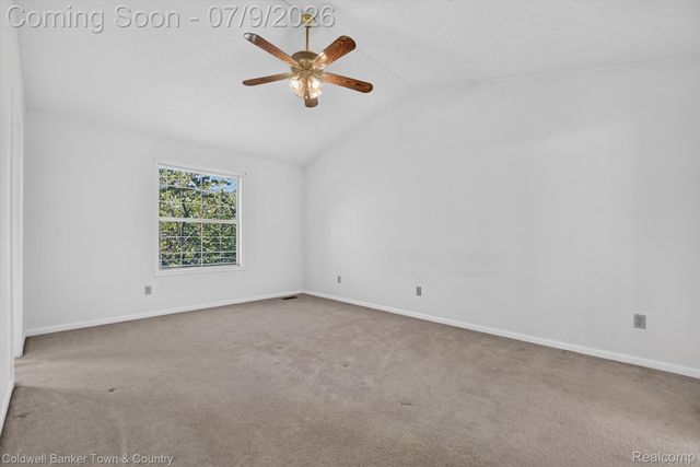 9016 Hyacinth Way, Green Oak Township, MI 48116