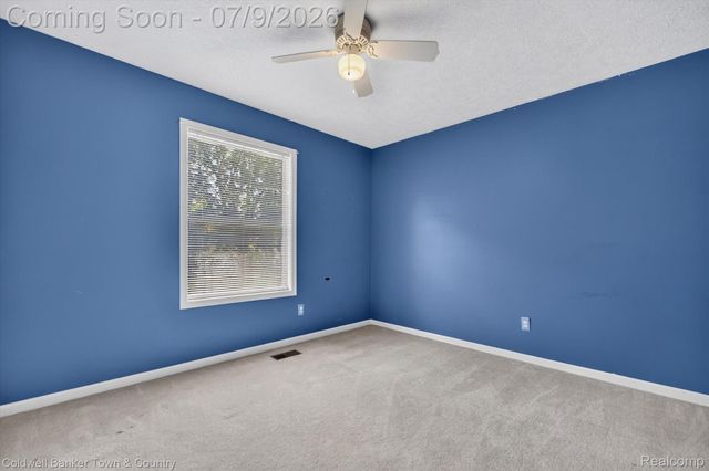 9016 Hyacinth Way, Green Oak Township, MI 48116