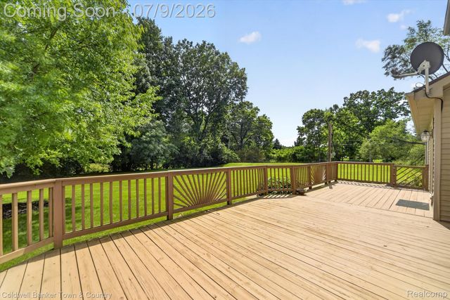 9016 Hyacinth Way, Green Oak Township, MI 48116