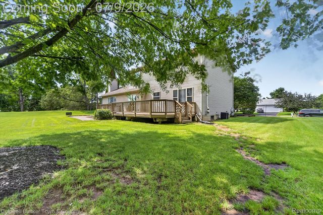 9016 Hyacinth Way, Green Oak Township, MI 48116