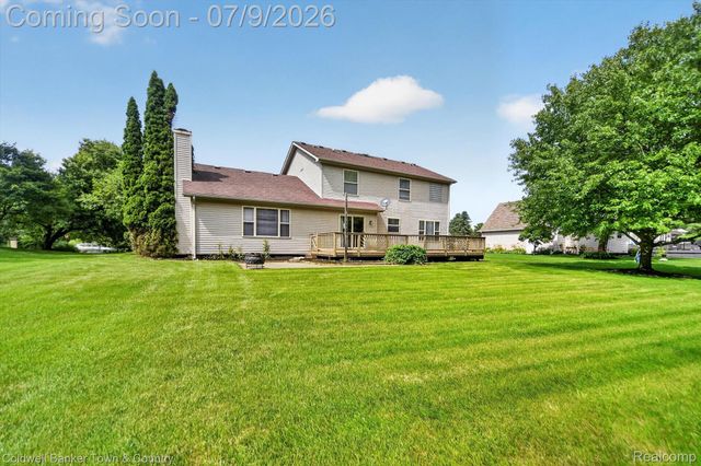 9016 Hyacinth Way, Green Oak Township, MI 48116
