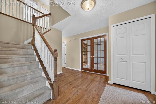 9016 Hyacinth Way, Green Oak Township, MI 48116