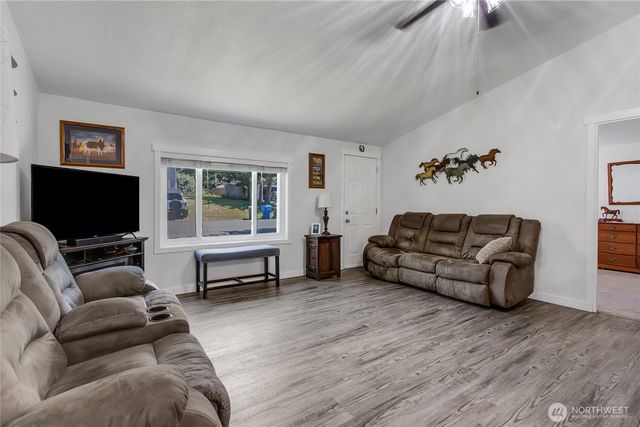 16302 118th Avenue Ct E, Puyallup, WA 98374