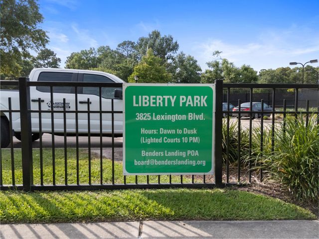 3318 W Benders Landing Boulevard, Spring, TX 77386