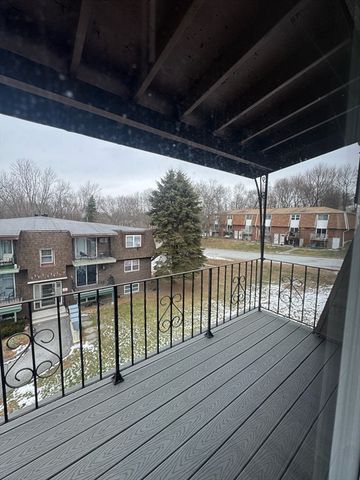 668 Robbins Ave 17, Dracut, MA 01826