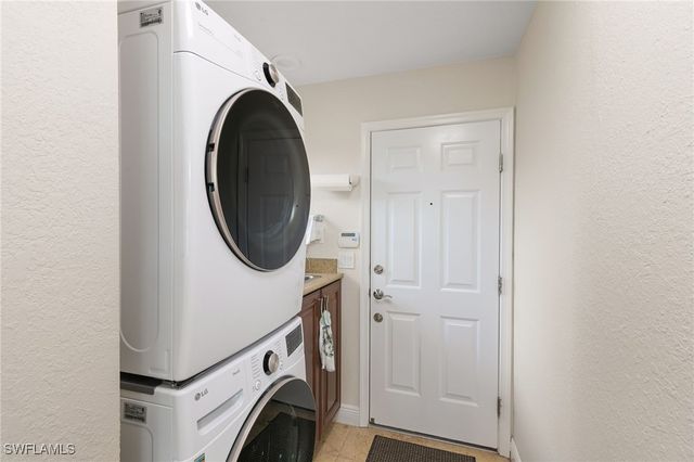 6737 Autumn Woods BLVD, Naples, FL 34109