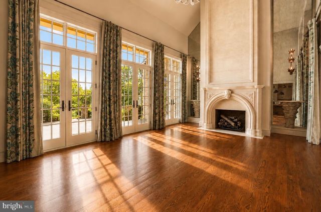 22786 CREIGHTON FARMS DR, Leesburg, VA 20175