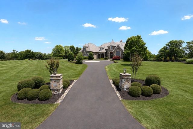 22786 CREIGHTON FARMS DR, Leesburg, VA 20175
