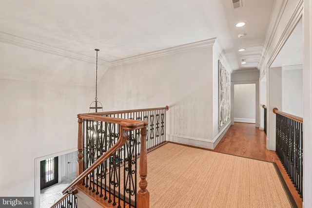 22786 CREIGHTON FARMS DR, Leesburg, VA 20175