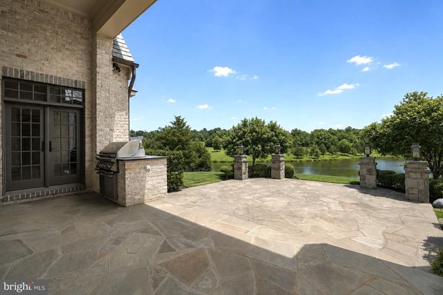 22786 CREIGHTON FARMS DR, Leesburg, VA 20175