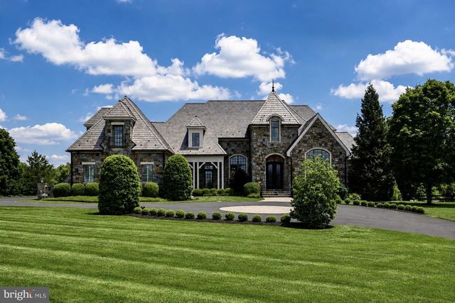 22786 CREIGHTON FARMS DR, Leesburg, VA 20175