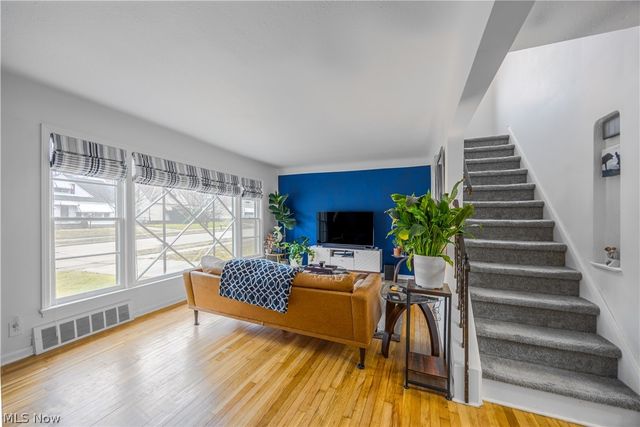 3752 Wallingford Road, South Euclid, OH 44121