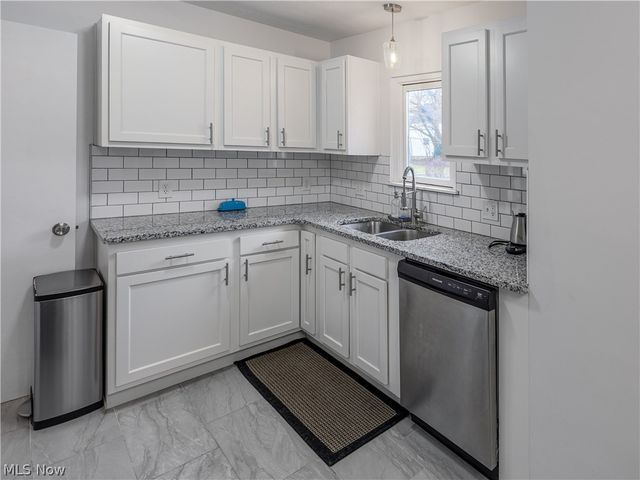 3752 Wallingford Road, South Euclid, OH 44121