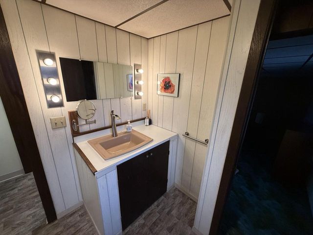 1008 Parkway BOULEVARD, Two Rivers, WI 54241