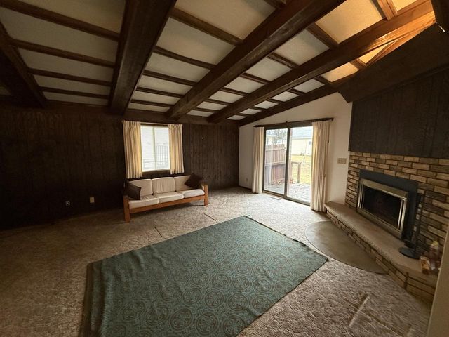 1008 Parkway BOULEVARD, Two Rivers, WI 54241