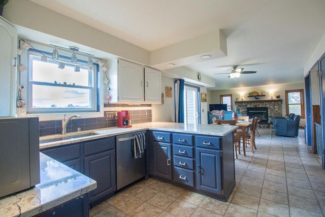 W204N4833 Lannon ROAD, Menomonee Falls, WI 53051