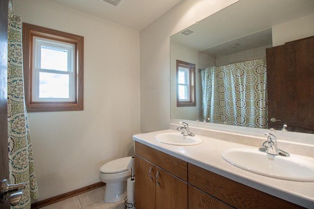 W204N4833 Lannon ROAD, Menomonee Falls, WI 53051