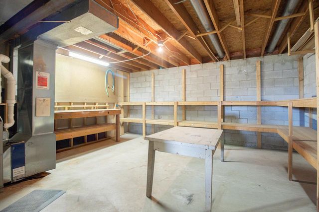 W204N4833 Lannon ROAD, Menomonee Falls, WI 53051