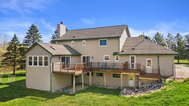 W204N4833 Lannon ROAD, Menomonee Falls, WI 53051