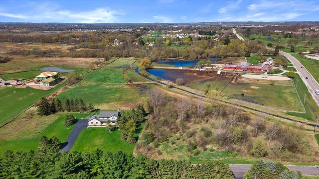 W204N4833 Lannon ROAD, Menomonee Falls, WI 53051