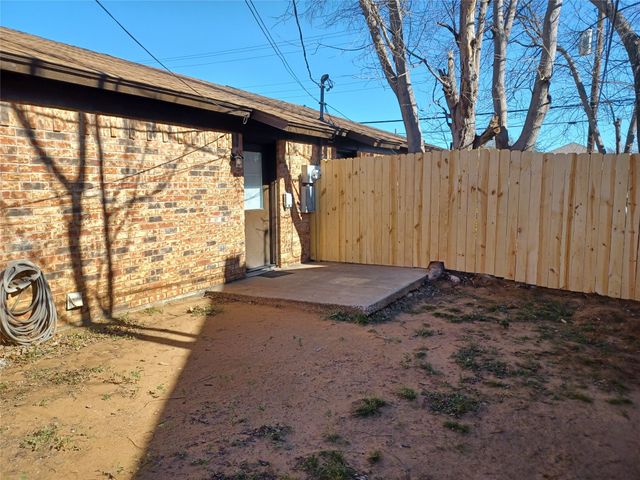 502 Dipert Court, Arlington, TX 76012