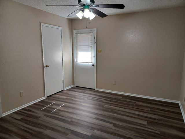 502 Dipert Court, Arlington, TX 76012