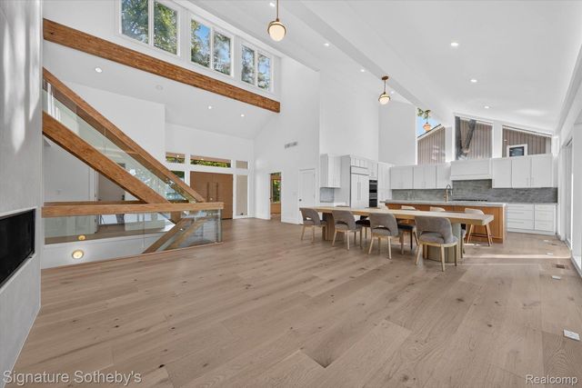 4451 Rolling Pine Drive, West Bloomfield Charter Township, MI 48323