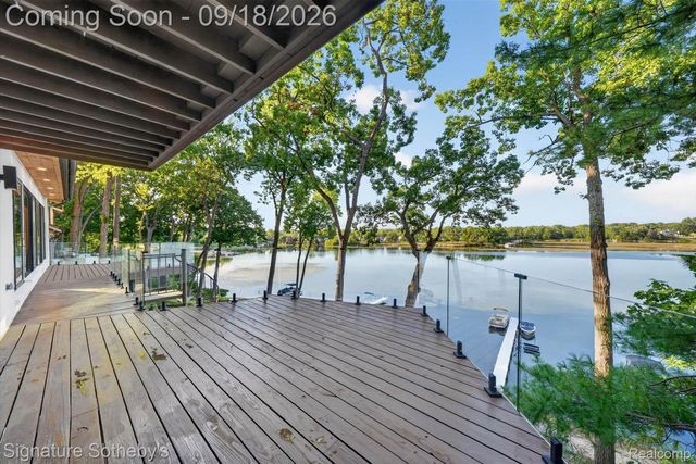 4451 Rolling Pine Drive, West Bloomfield Charter Township, MI 48323