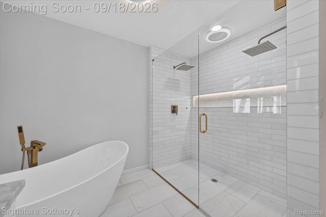 4451 Rolling Pine Drive, West Bloomfield Charter Township, MI 48323