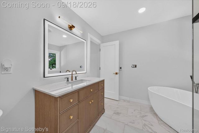 4451 Rolling Pine Drive, West Bloomfield Charter Township, MI 48323