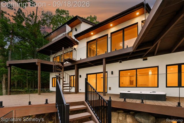 4451 Rolling Pine Drive, West Bloomfield Charter Township, MI 48323