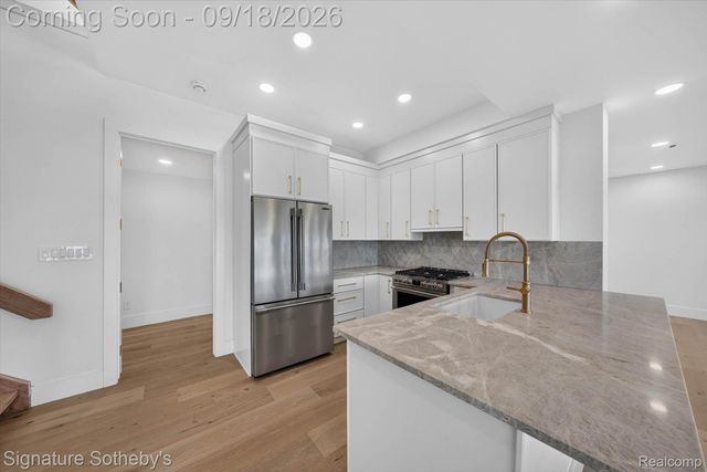 4451 Rolling Pine Drive, West Bloomfield Charter Township, MI 48323
