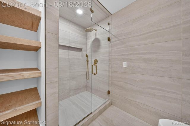 4451 Rolling Pine Drive, West Bloomfield Charter Township, MI 48323