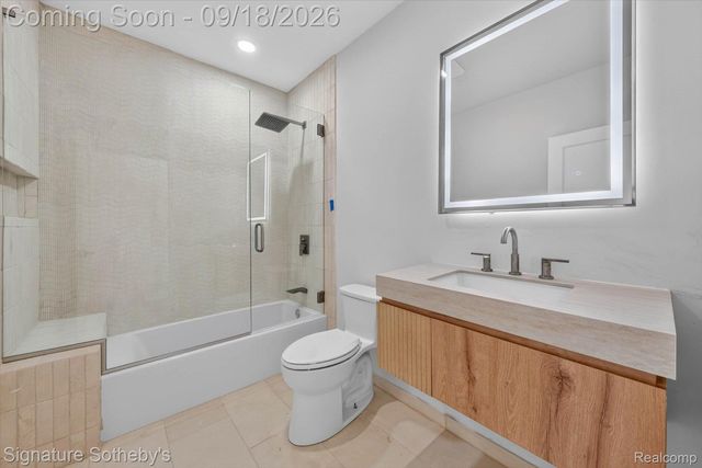 4451 Rolling Pine Drive, West Bloomfield Charter Township, MI 48323