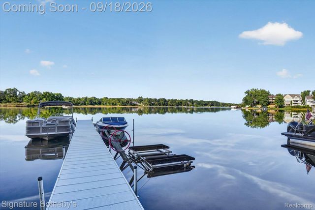 4451 Rolling Pine Drive, West Bloomfield Charter Township, MI 48323